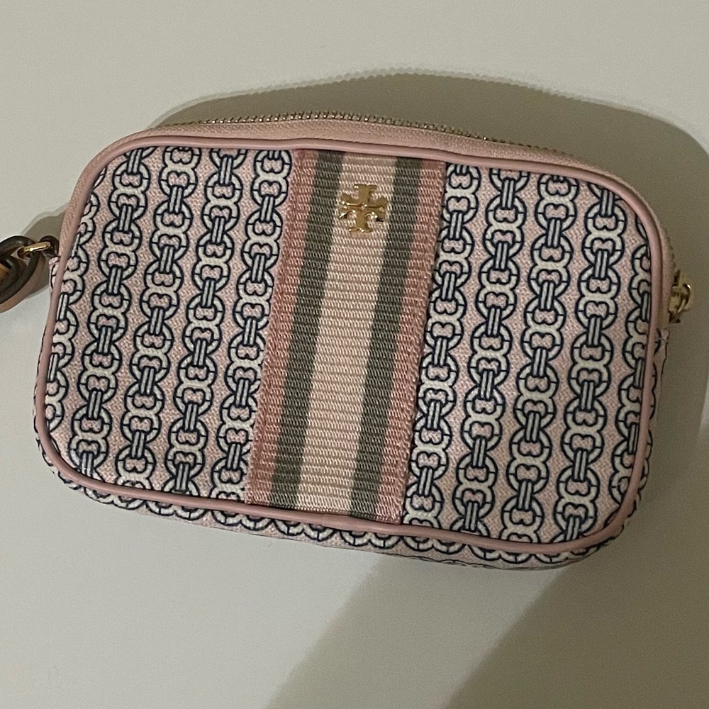Tory Burch Gemini Link Wristlet